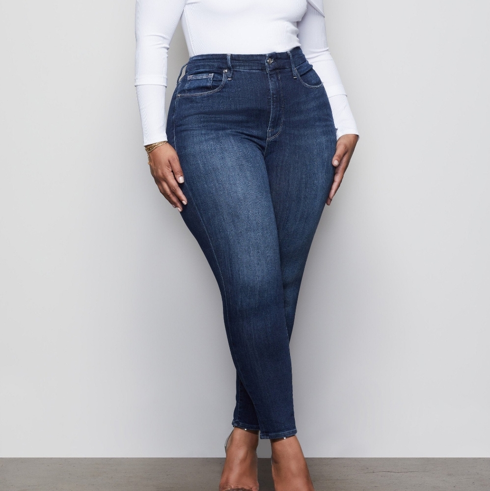 Good American Good Legs Plus Size Crop Jeans